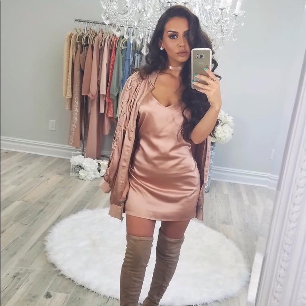 Exclusive Carli Bybel x Missguided Pink Dress